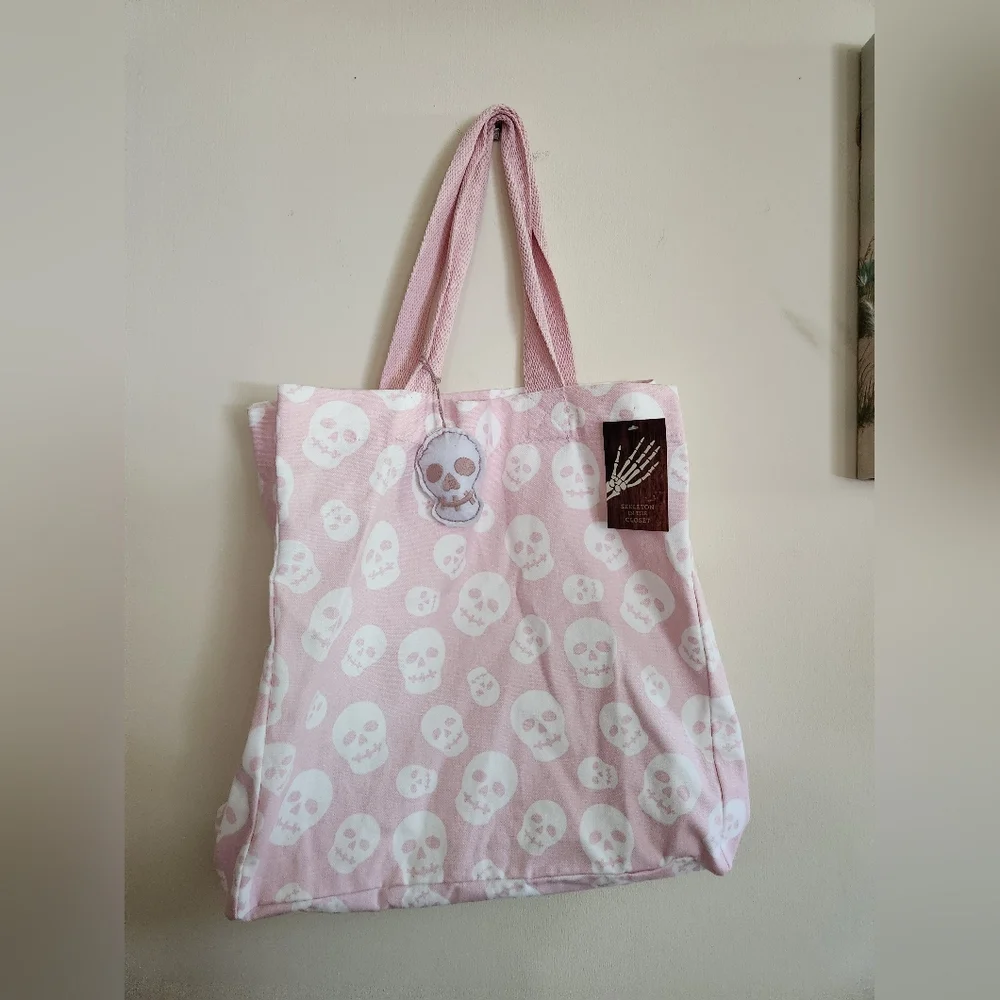 Skeleton in the closet skull halloween tote bag pink NWT